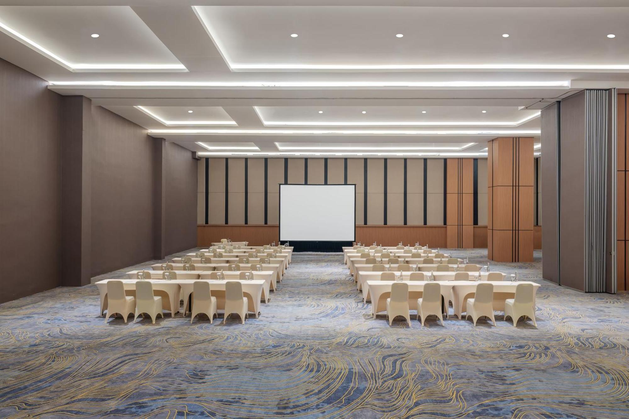 Hotel Santika Blitar Exterior foto
