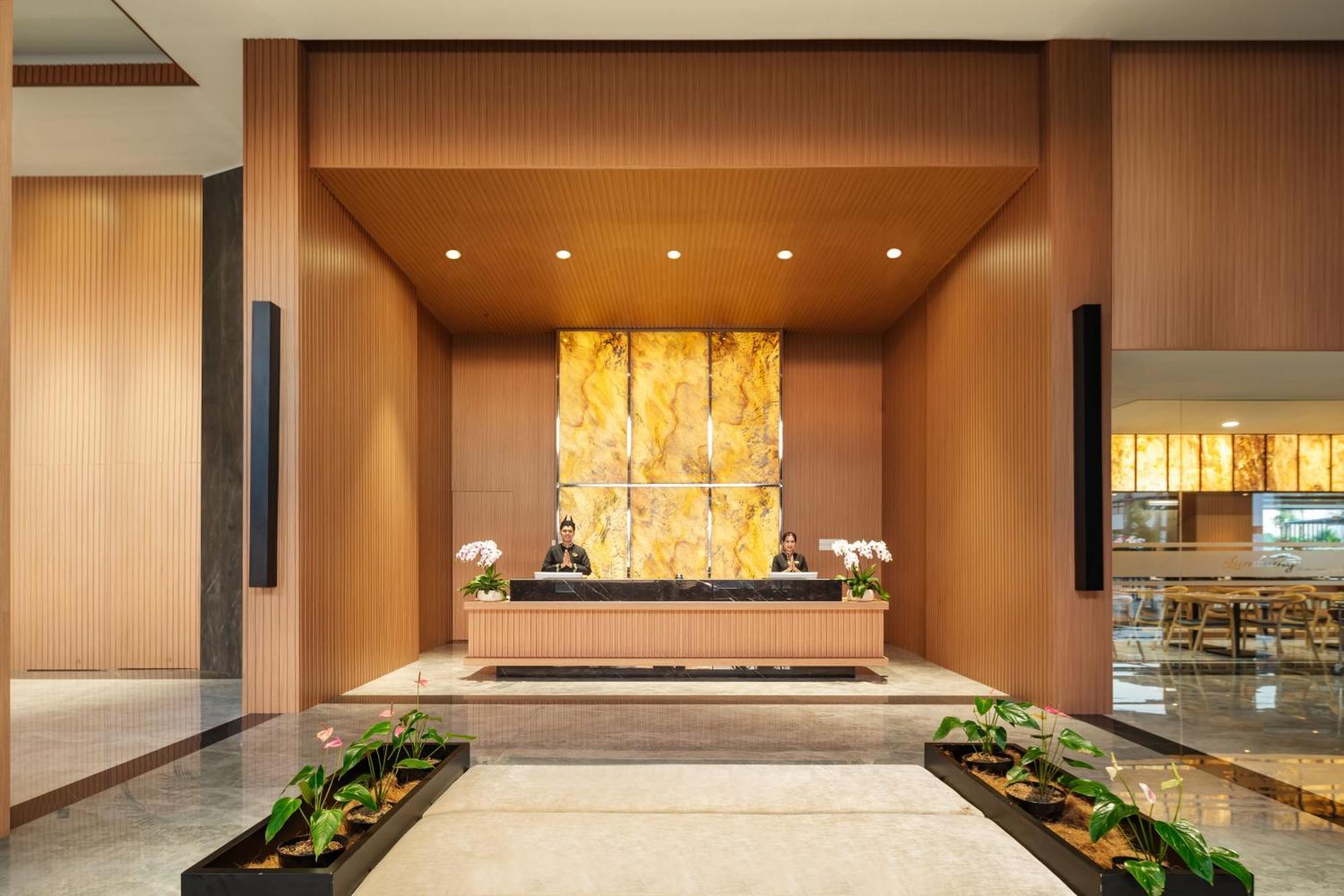 Hotel Santika Blitar Exterior foto